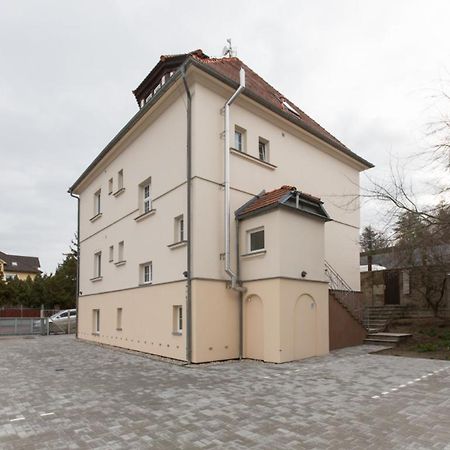 Private Studio By Prague Hosts Apartment Bagian luar foto